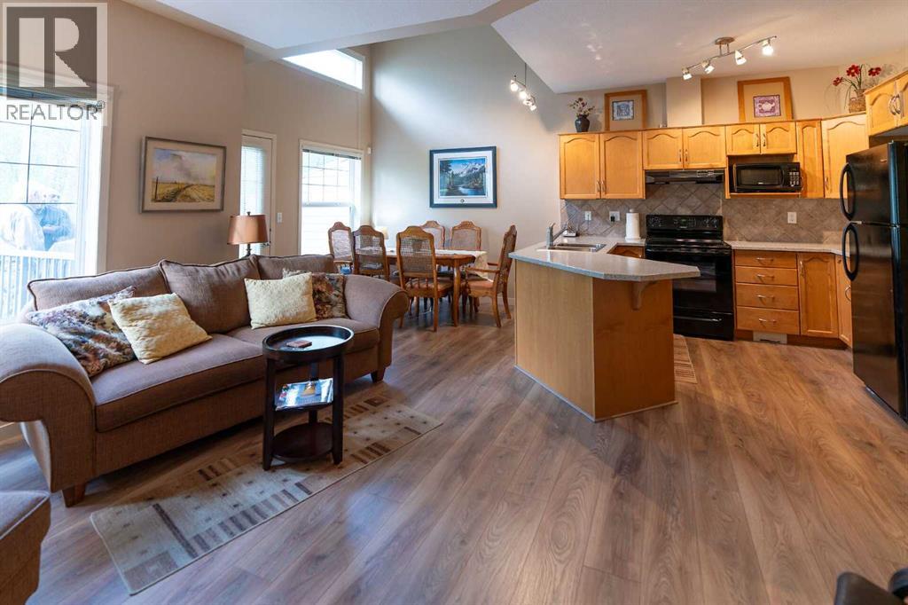 Row / Townhouse for Sale in 22 Rockyvalley Villas NW|Calgary, Alberta T3G5X3 4