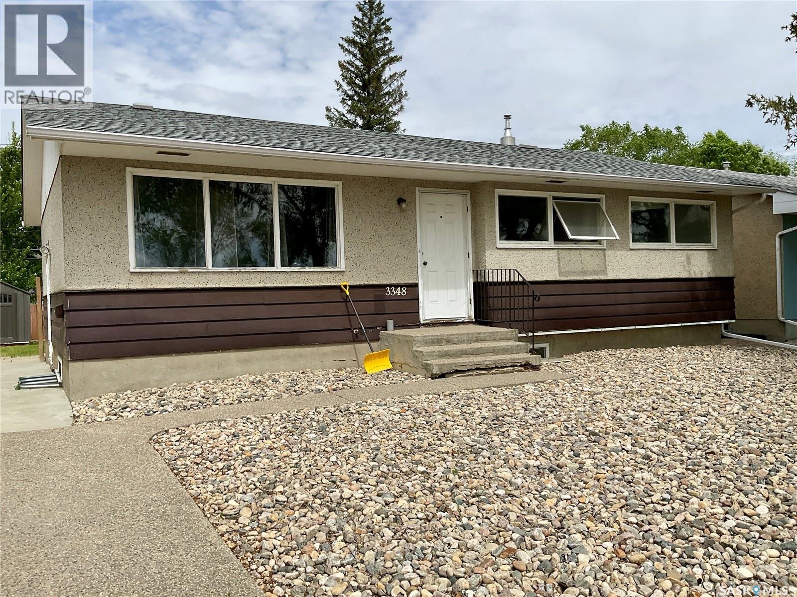 Regina Whitmore Park 6卧2卫平层别墅 带合法地下室出租套间 - 7