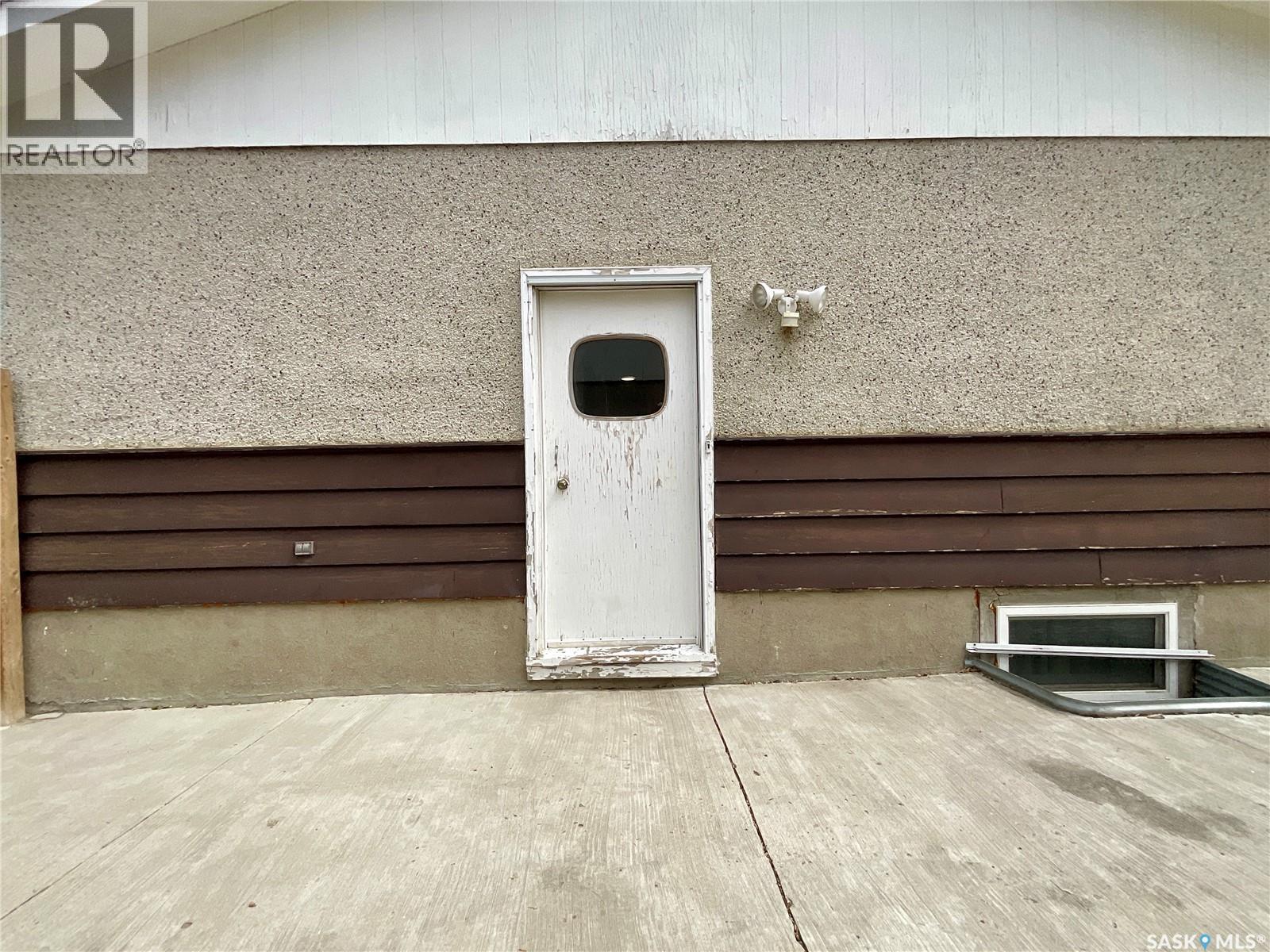 Regina Whitmore Park 6卧2卫平层别墅 带合法地下室出租套间 - 9