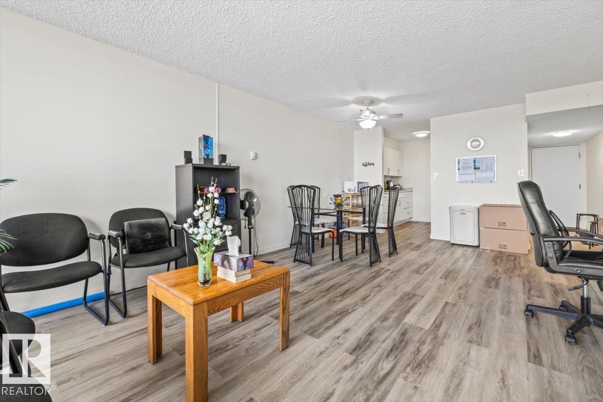 埃德蒙顿West Meadowlark Park|1卧1卫明亮公寓|12.5万 - 11