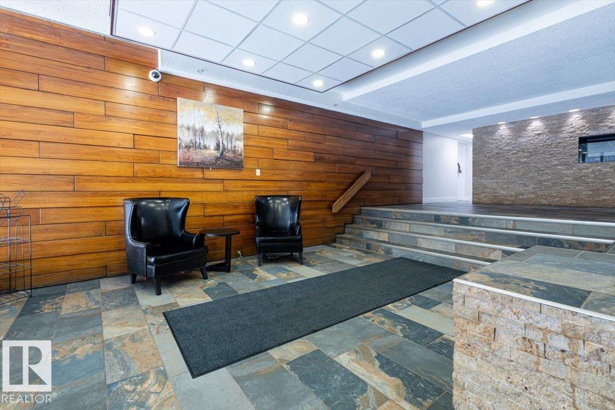 埃德蒙顿West Meadowlark Park|1卧1卫明亮公寓|12.5万 - 23