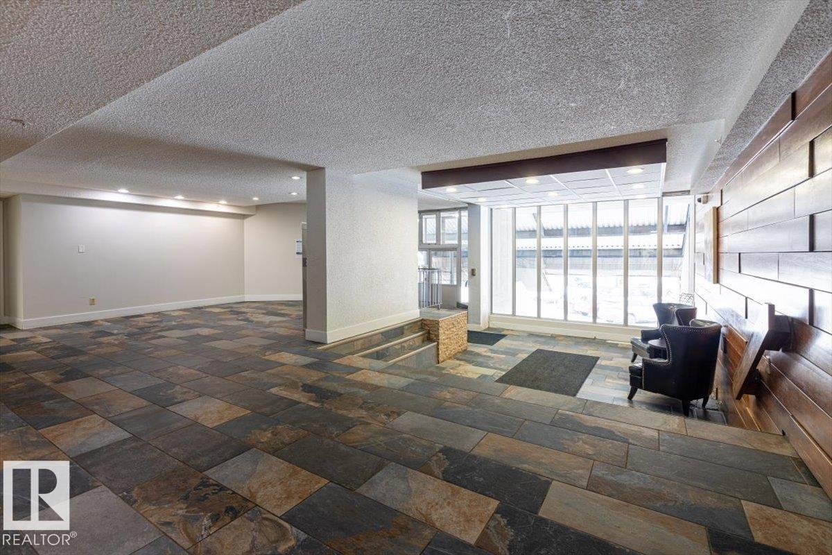 埃德蒙顿West Meadowlark Park|1卧1卫明亮公寓|12.5万 - 29