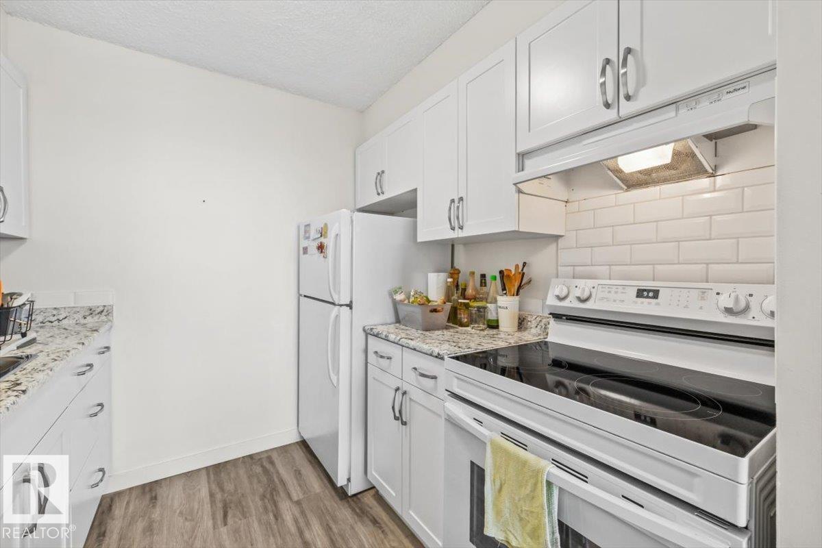 埃德蒙顿West Meadowlark Park|1卧1卫明亮公寓|12.5万 - 4