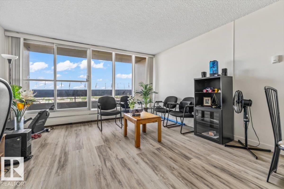 埃德蒙顿West Meadowlark Park|1卧1卫明亮公寓|12.5万 - 9