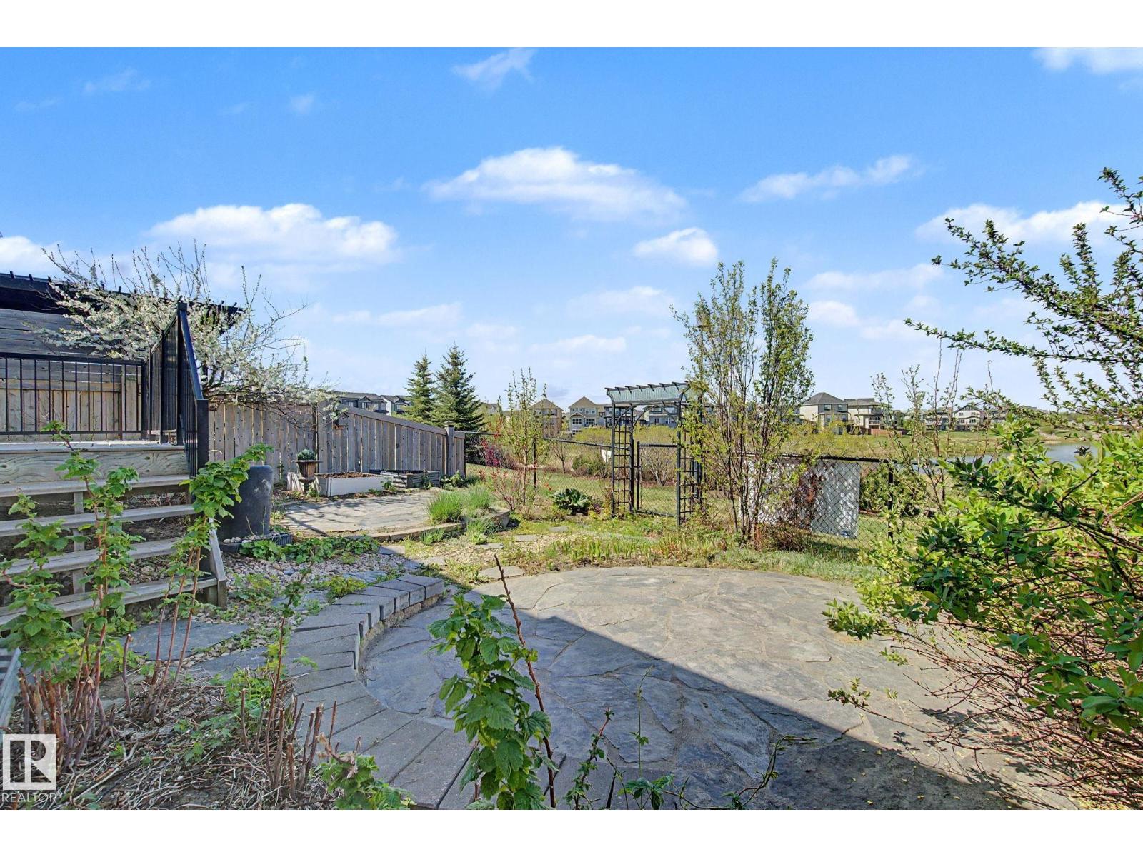 埃德蒙顿Secord社区|4卧4卫湖景独栋别墅|全装修地下室+双车库 - 52