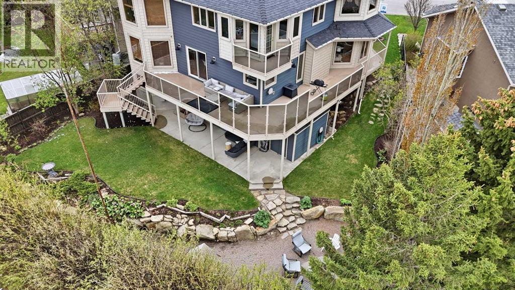 House for Sale in 131 Edgebrook Circle NW|Calgary, Alberta T3A5A4 2