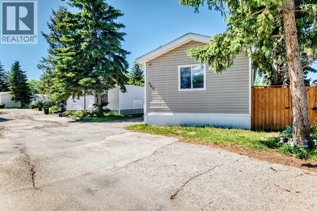 Mobile Home for Sale in 300, 3223 83 Street NW|Calgary, Alberta T3B5N7 3