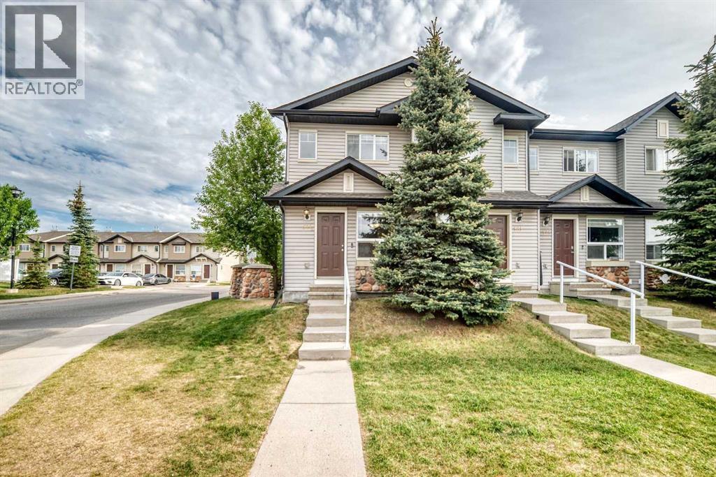 Row / Townhouse for Sale in 501 Saddlecrest Boulevard NE|Calgary, Alberta T3J0G2