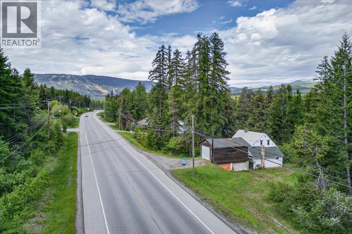 For sale: 8807 Highway 95A, Kimberley, British Columbia V1A3M6