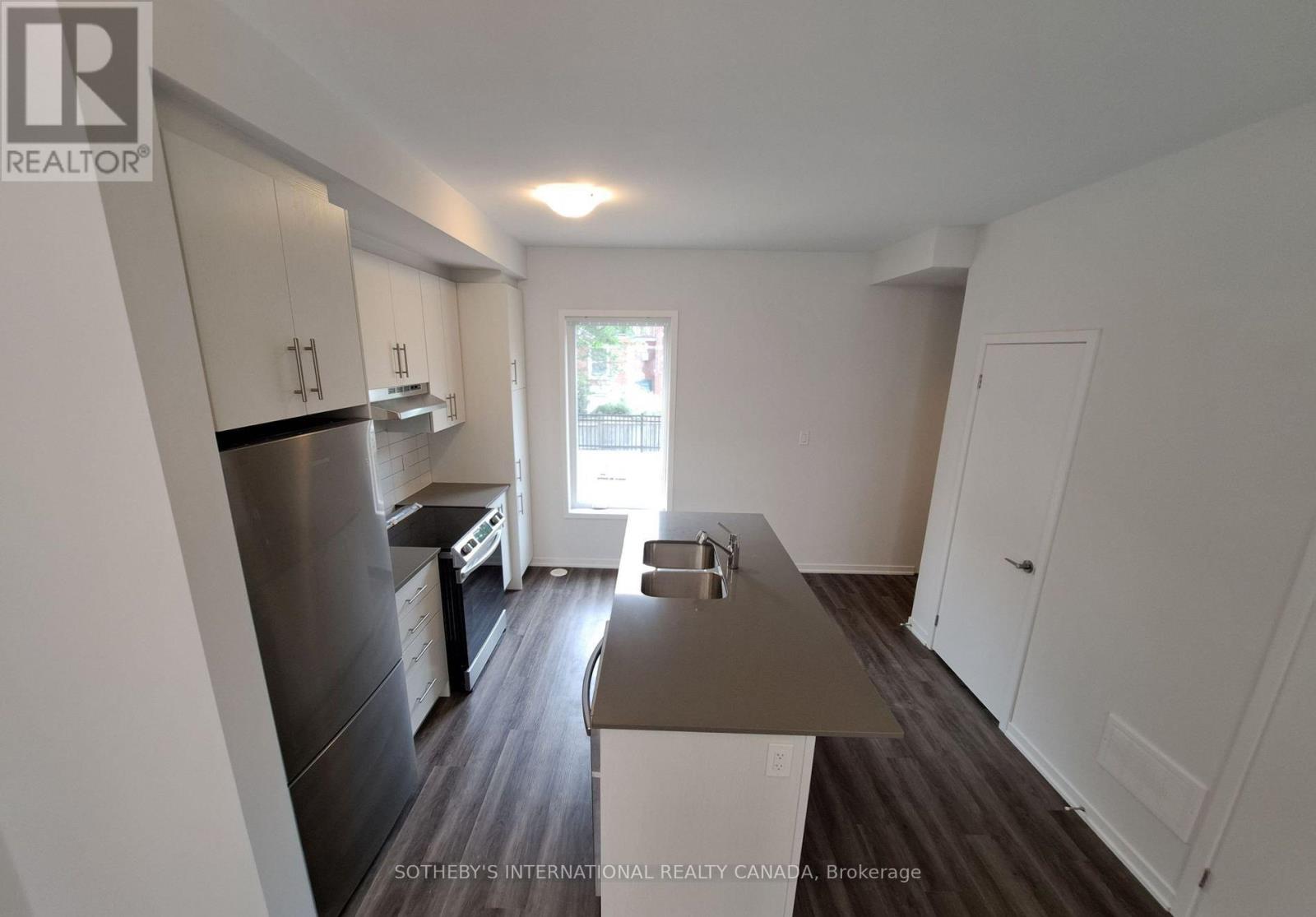 Row / Townhouse for Sale in 77 - 10 WILLIAM JACKSON WAY|Toronto (New Toronto), Ontario M8V3Y8 4