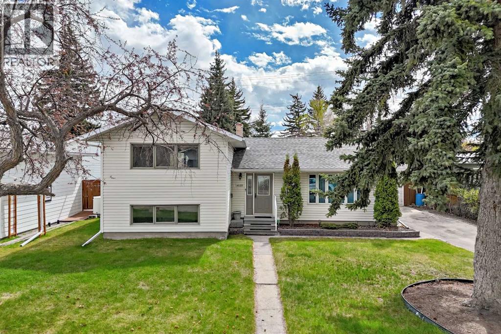 House for Sale in 4039 5 Avenue SW|Calgary, Alberta T3C0C2