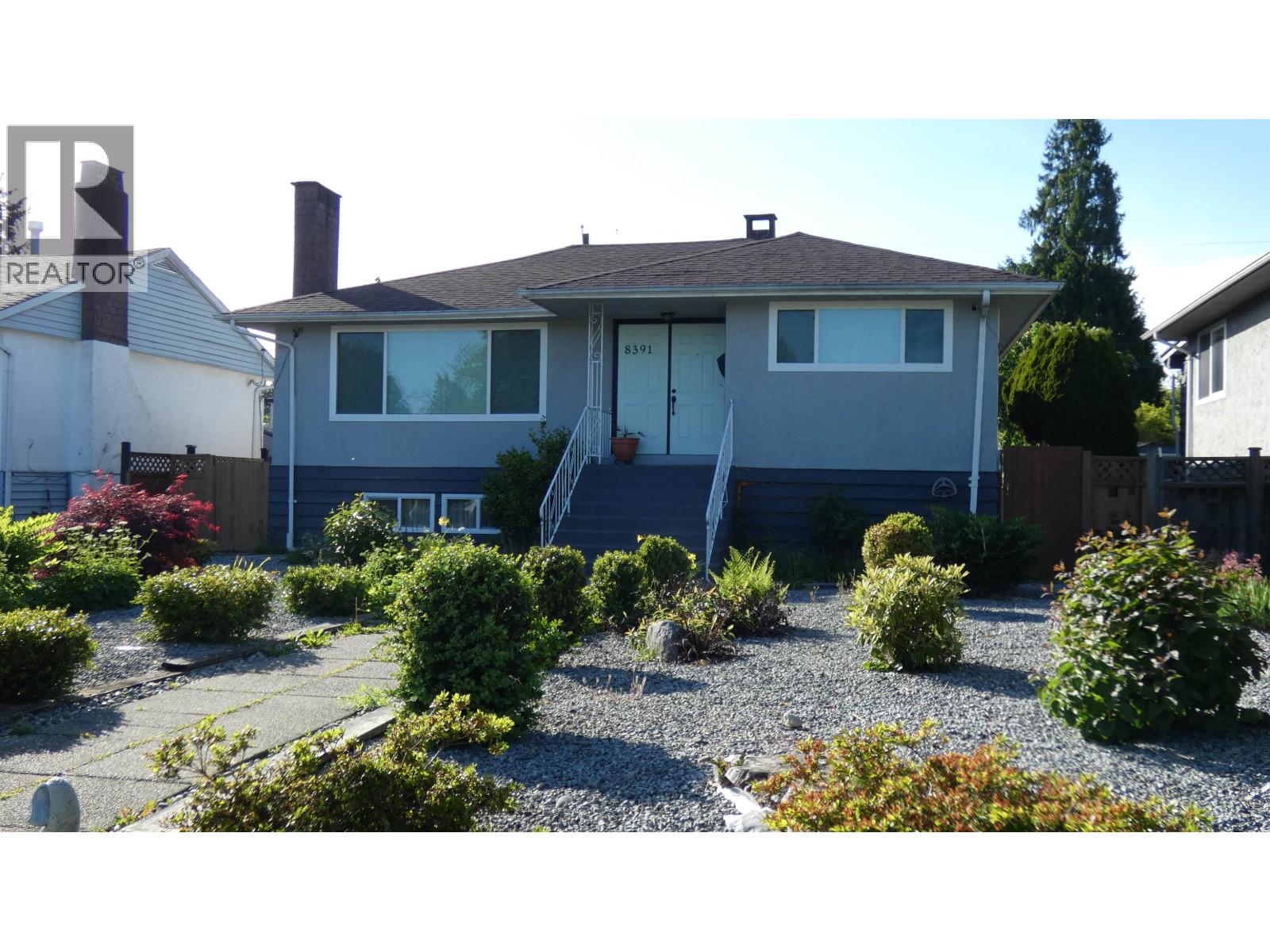 For sale: 8391 11TH AVENUE, Burnaby, British Columbia V3N2P5