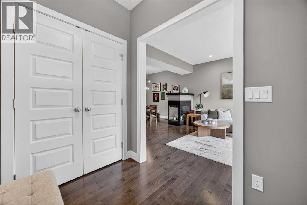 Row / Townhouse for Sale in 1, 129 12 Avenue NW|Calgary, Alberta T2M0C4 5