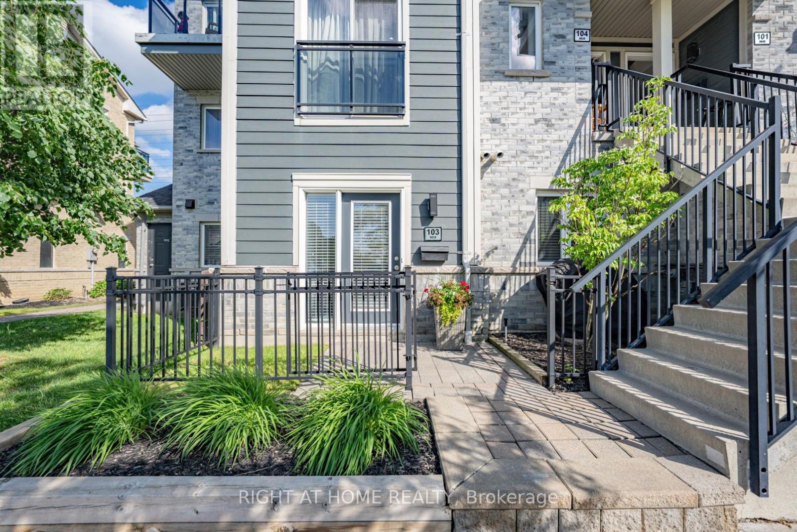 Row / Townhouse for Sale in 103 - 5035 OSCAR PETERSON BOULEVARD|Mississauga (Churchill Meadows), Ontario L5M0P4 2
