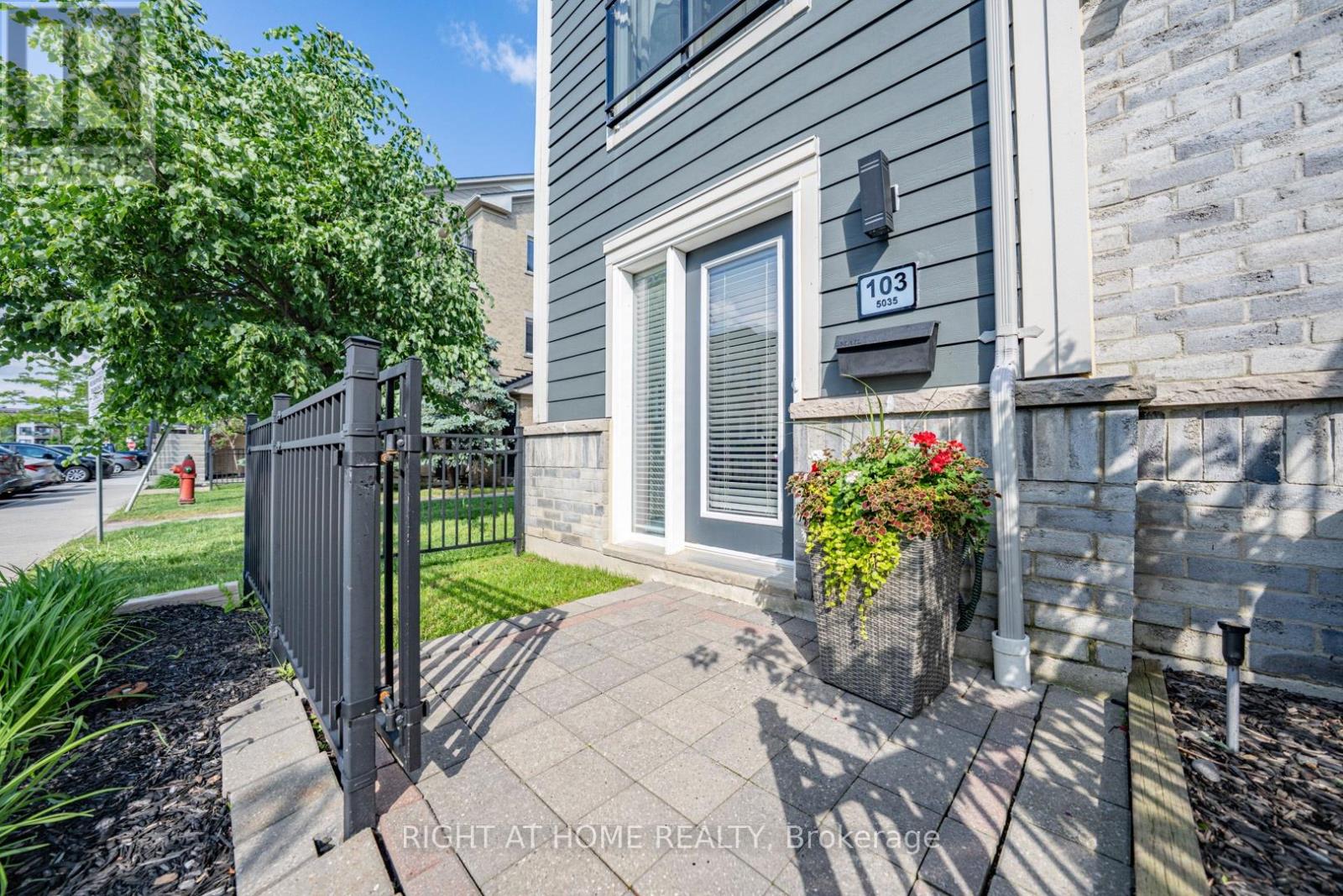 Row / Townhouse for Sale in 103 - 5035 OSCAR PETERSON BOULEVARD|Mississauga (Churchill Meadows), Ontario L5M0P4 4