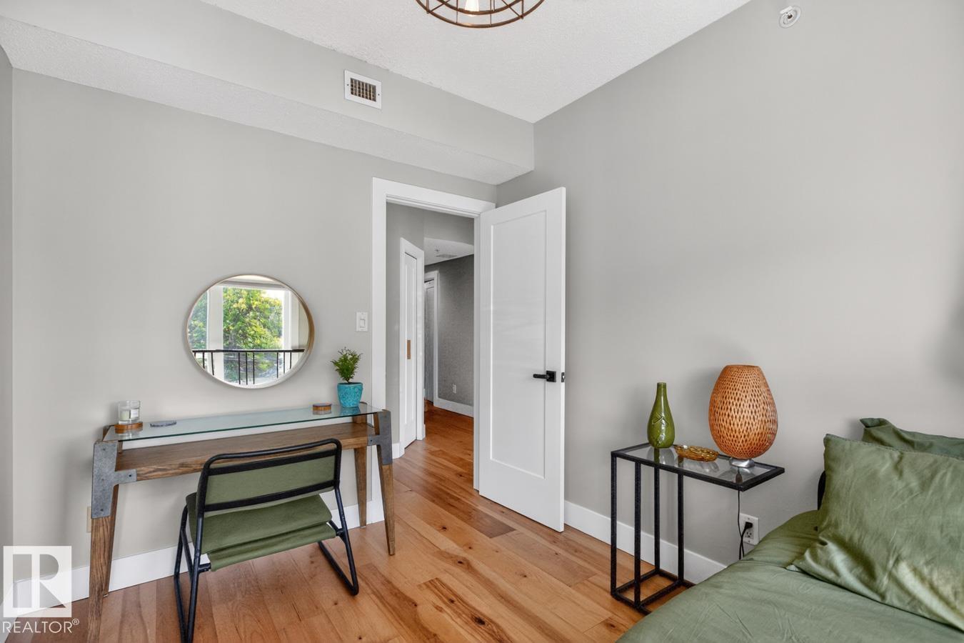 埃德蒙顿 Garneau 社区|3卧2卫现代精装公寓|Whyte Avenue 核心地段 - 20