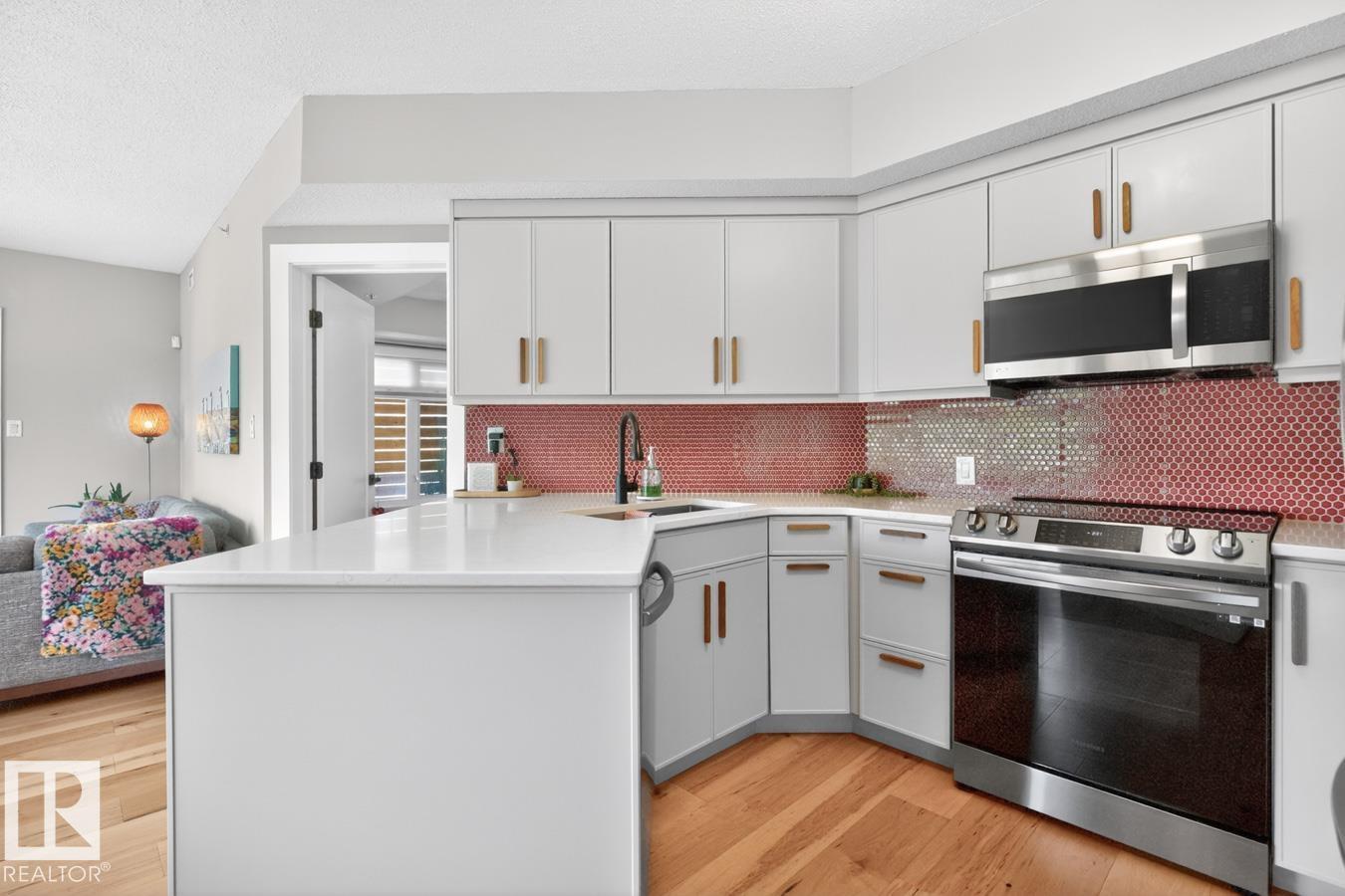 埃德蒙顿 Garneau 社区|3卧2卫现代精装公寓|Whyte Avenue 核心地段 - 6