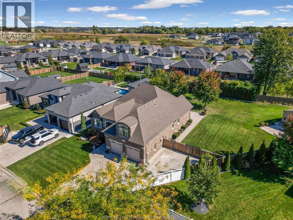 For sale: 2 MALIBU DRIVE, Leamington, Ontario N8H5G4 - 26013739