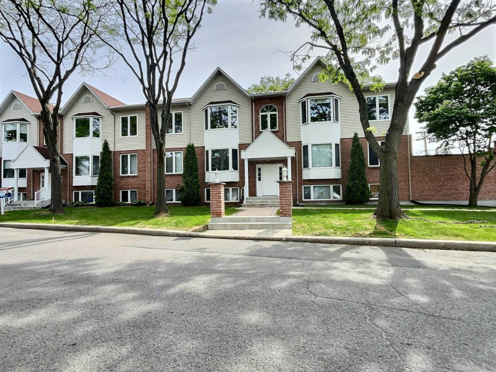 12 Rue de Laterrière, #2, Gatineau (Gatineau), Quebec J8T7J2