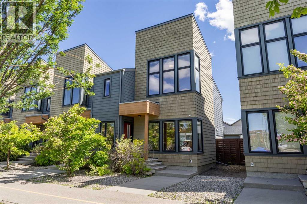 Row / Townhouse for Sale in 140 Walden Gate SE|Calgary, Alberta T2X0P3