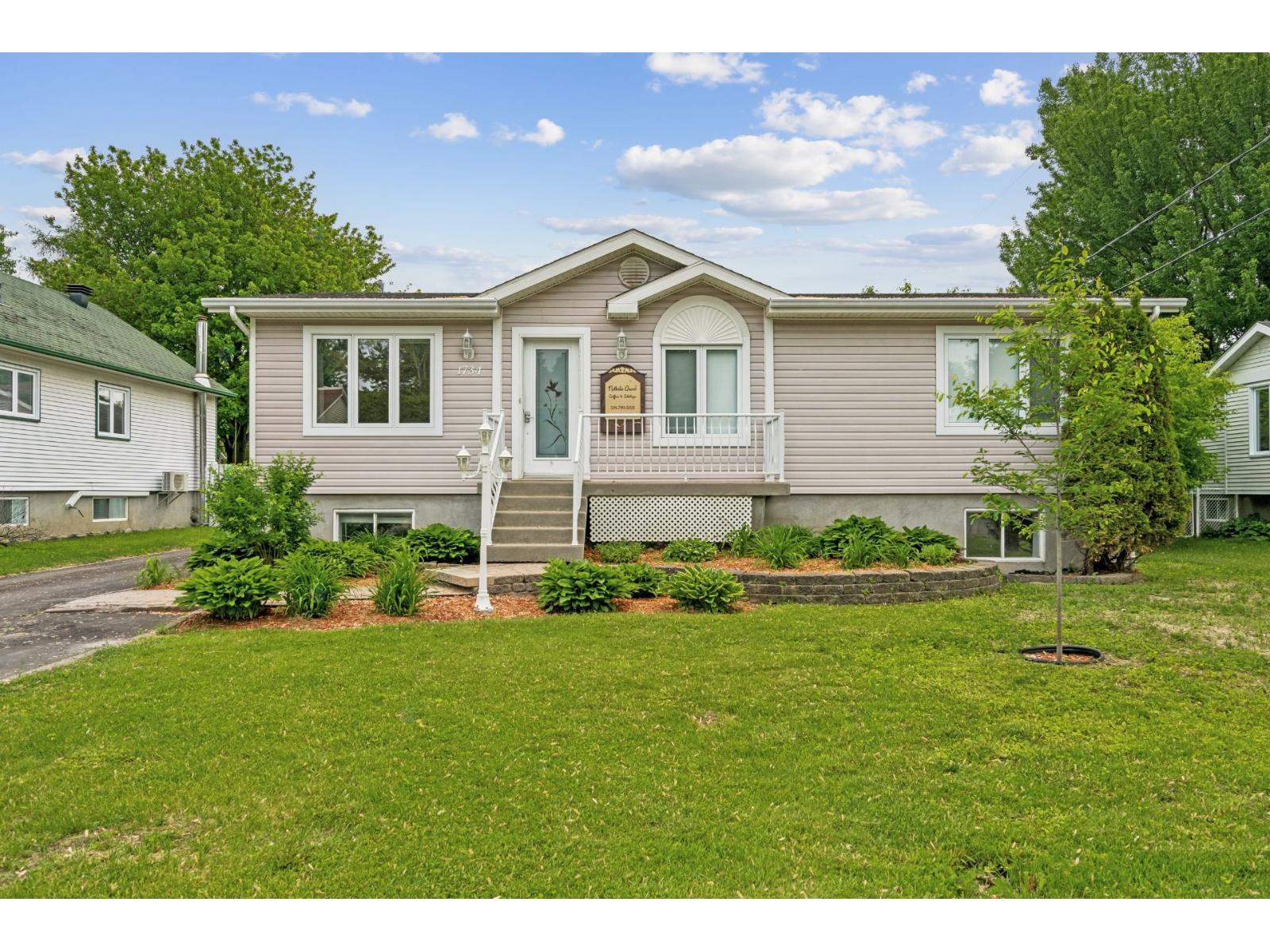 1734 Rue des Capucines, Saint-Lazare, Quebec J7T2N9