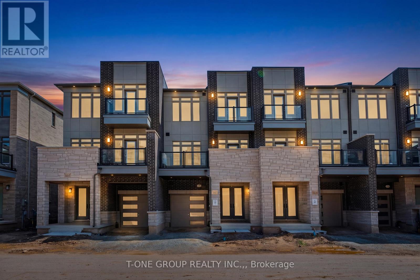 Row / Townhouse for Sale in 3315 AZAM WAY|Oakville (GO Glenorchy), Ontario L6M5S2