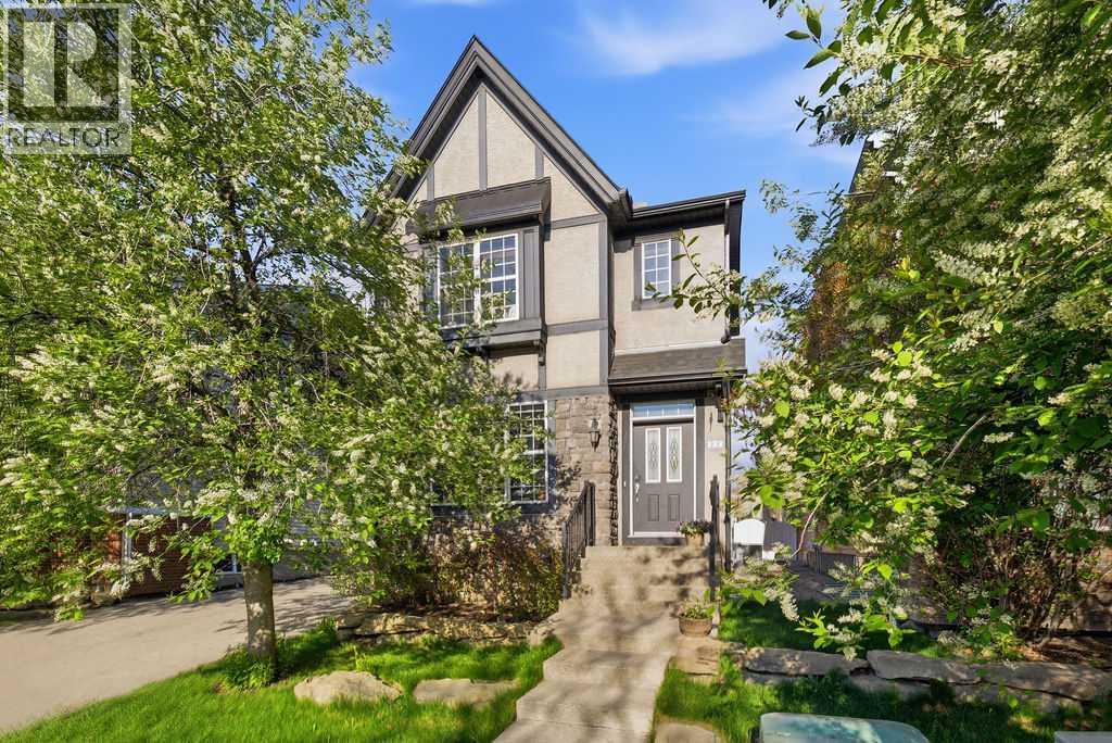 House for Sale in 122 Ypres Green SW|Calgary, Alberta T2T6M1