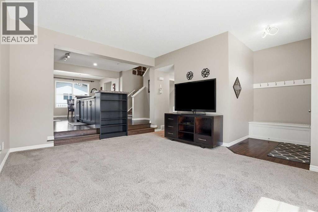 House for Sale in 267 Skyview Springs Gardens NE|Calgary, Alberta T3N0B6 2
