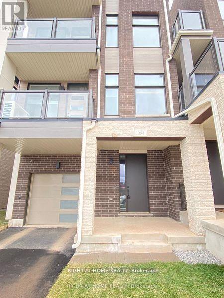 Row / Townhouse for Sale in 1284 MULLER LANE|Oakville (JM Joshua Meadows), Ontario L6H7Y8 2