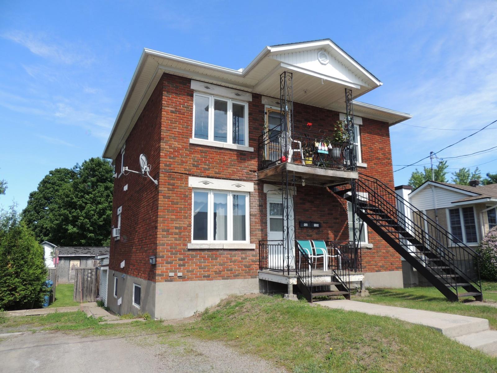 132 Rue Wilson, Lachute, Quebec J8H3H6