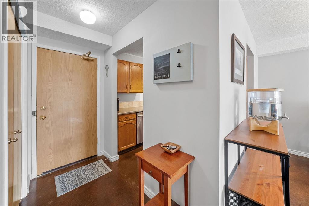 Apartment for Sale in 201, 2211 29 Street SW|Calgary, Alberta T3E2K1 5