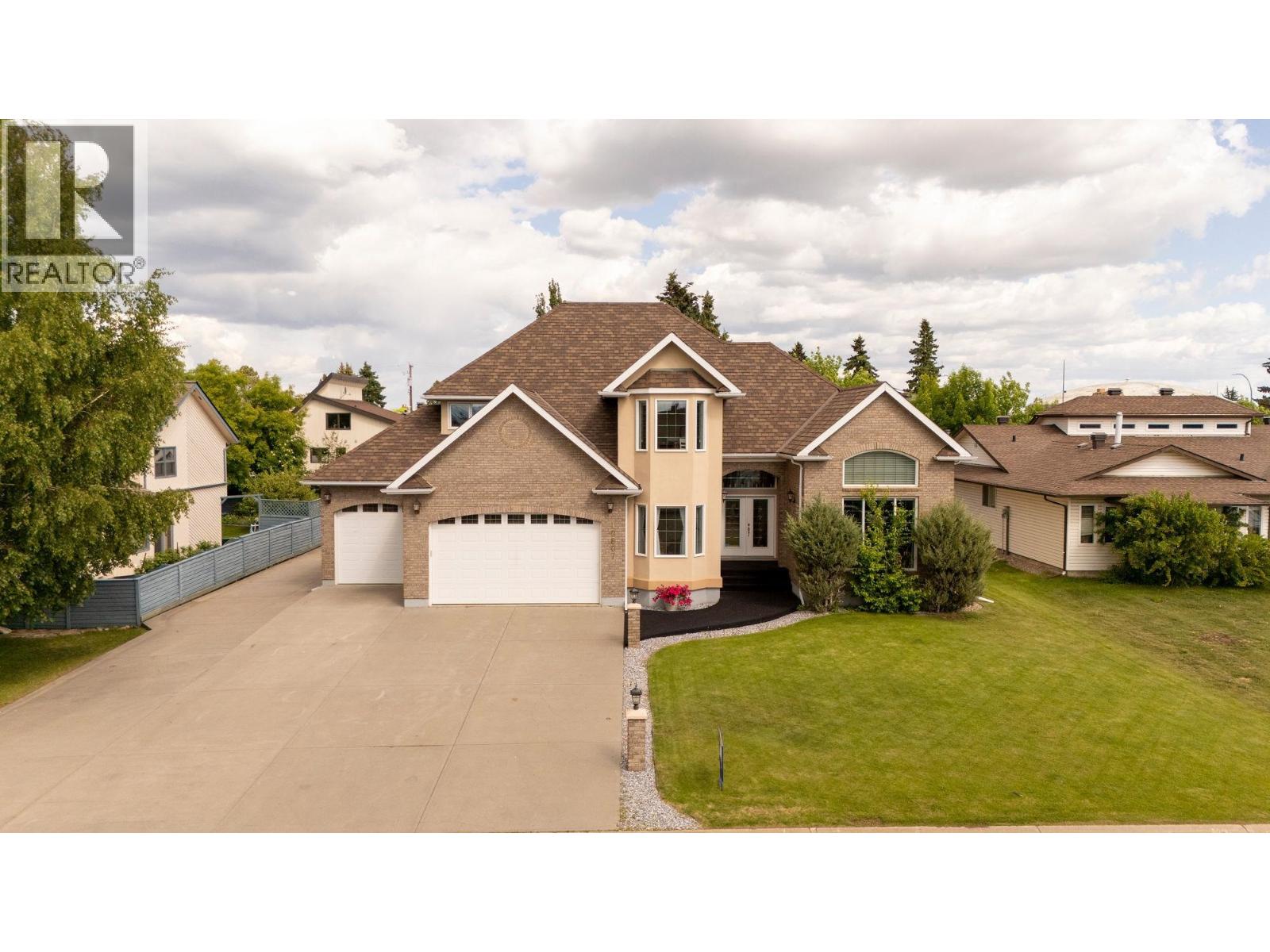 For sale: 10607 107 STREET, Fort St. John, British Columbia V1J5N7