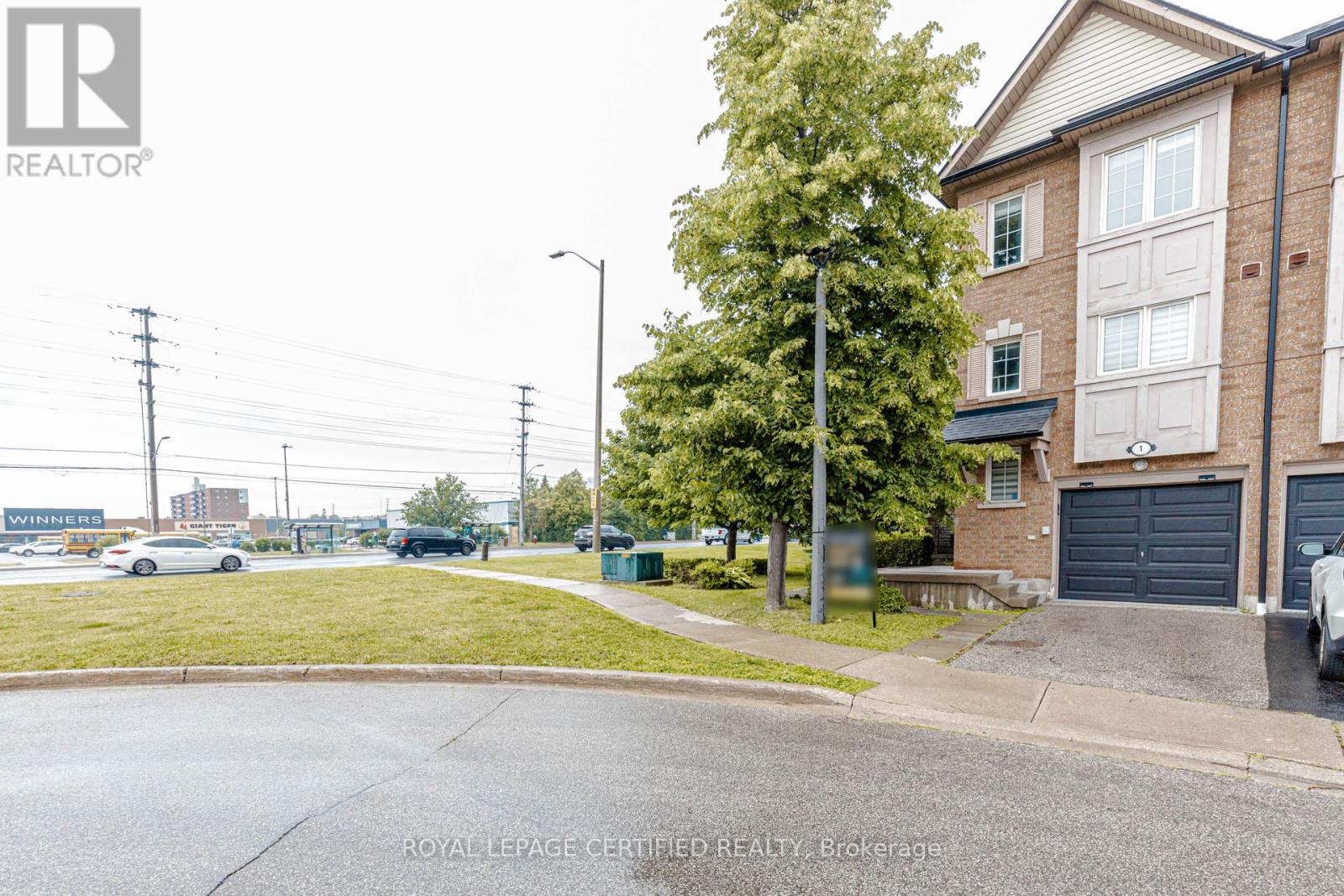Row / Townhouse for Sale in 1 - 1128 DUNDAS STREET W|Mississauga (Erindale), Ontario L5C1E1 2