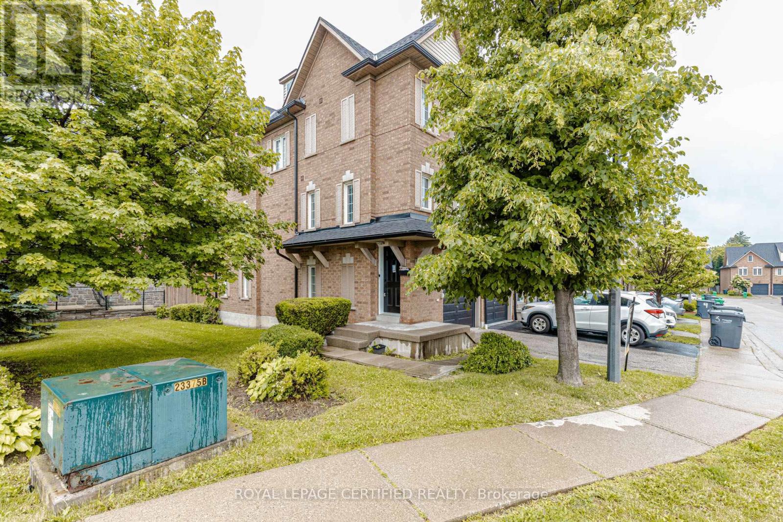 Row / Townhouse for Sale in 1 - 1128 DUNDAS STREET W|Mississauga (Erindale), Ontario L5C1E1 3