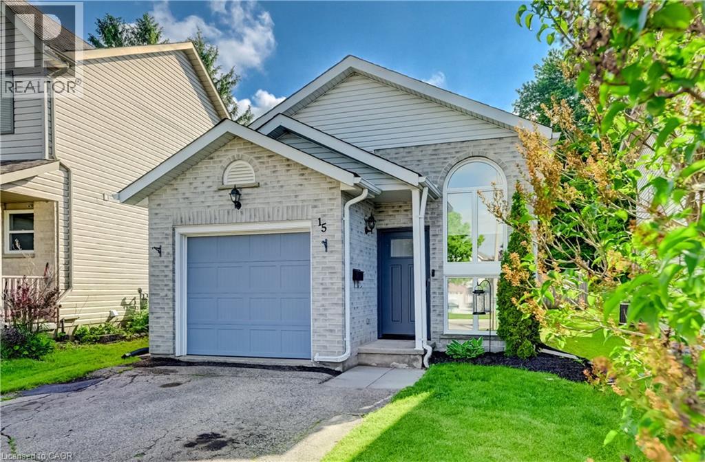 15 MICHELLE Court, Kitchener, Ontario N2N3K8