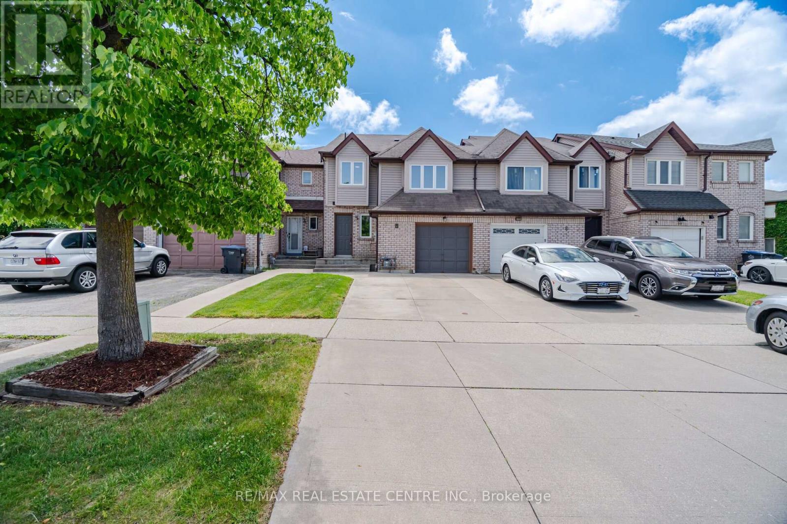 Row / Townhouse for Sale in 6 ASHBROOK WAY|Brampton (Fletcher's West), Ontario L6Y4R5 3