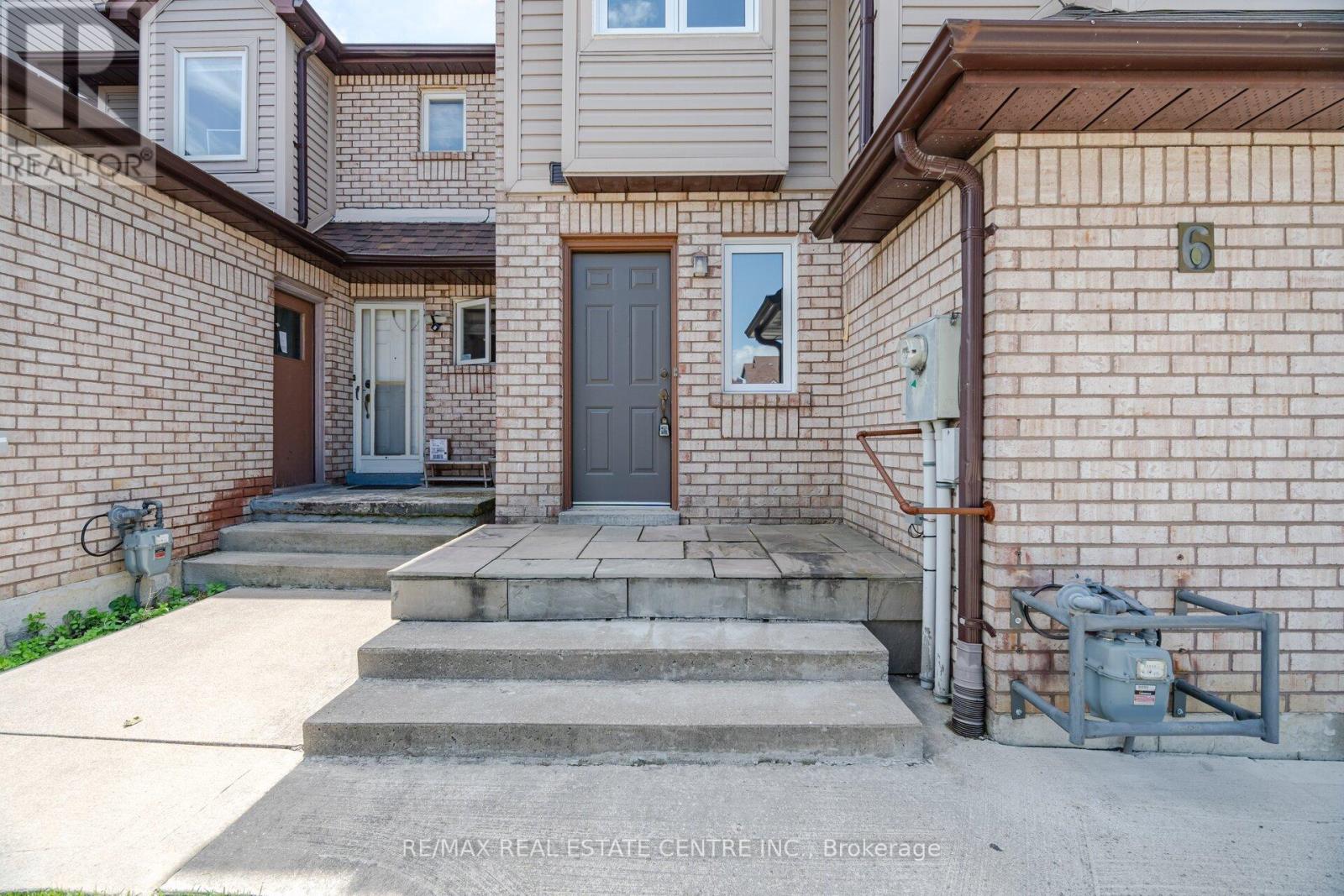 Row / Townhouse for Sale in 6 ASHBROOK WAY|Brampton (Fletcher's West), Ontario L6Y4R5 4