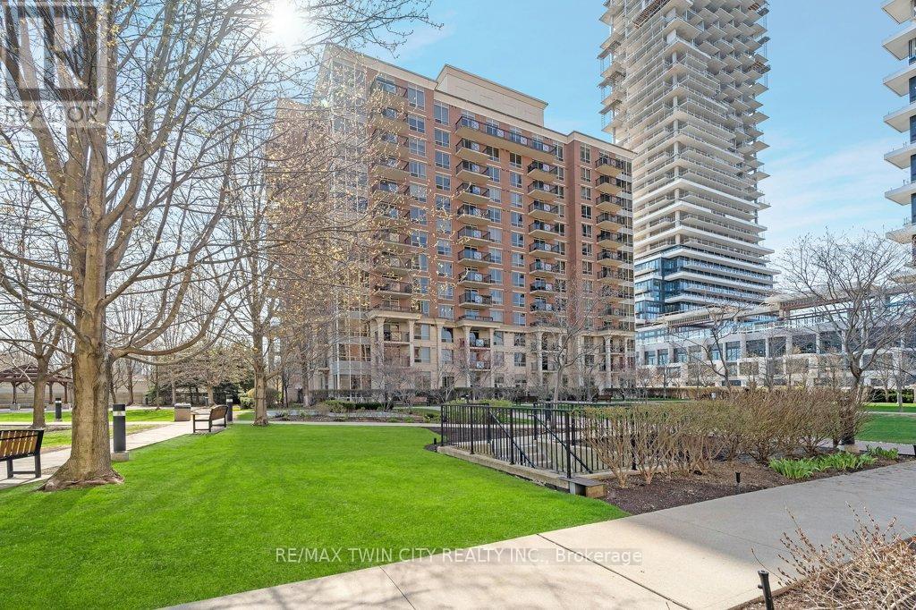 701 - 1103 LESLIE STREET