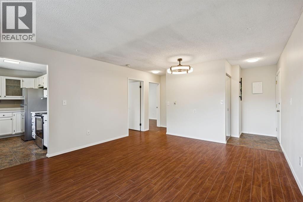 Apartment for Sale in 301, 2508 17 Street SW|Calgary, Alberta T2T4M8 2