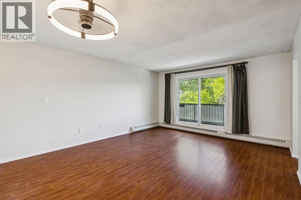 Apartment for Sale in 301, 2508 17 Street SW|Calgary, Alberta T2T4M8 5