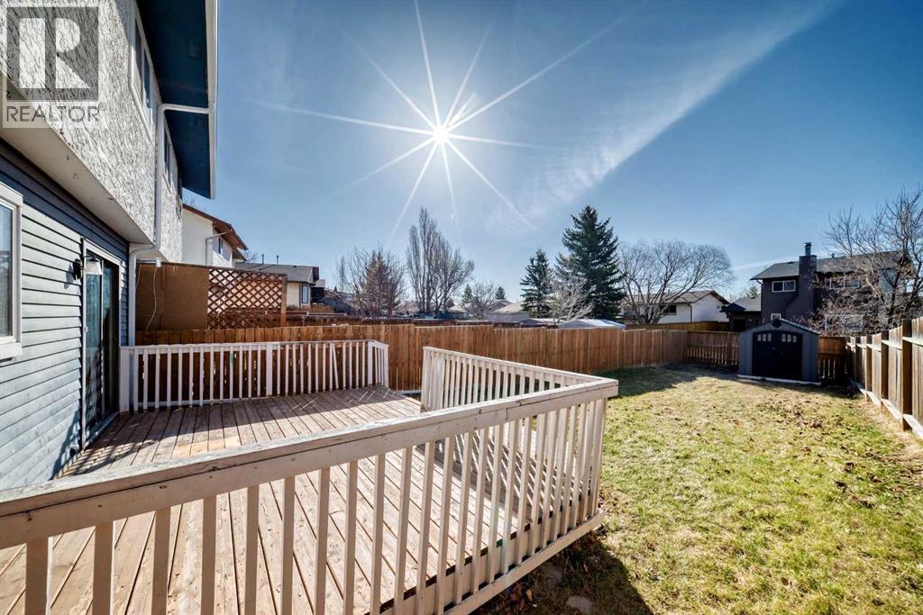 Duplex for Sale in 5 Falchurch Road NE|Calgary, Alberta T3J1G6 5