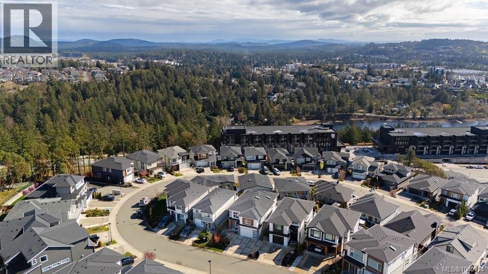 For sale: 2399 Azurite Cres, Langford, British Columbia V9B0T9