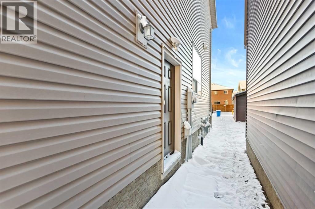 House for Sale in 149 Corner Ridge Mews NE|Calgary, Alberta T3J1X5 5