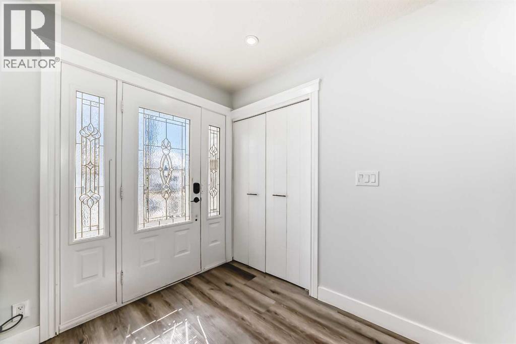 House for Sale in 204 Whiteview Close NE|Calgary, Alberta T1Y1R3 5