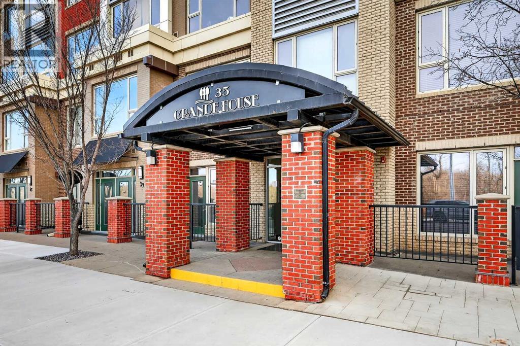 Apartment for Sale in 404, 35 Inglewood Park SE|Calgary, Alberta T2G1B5 2