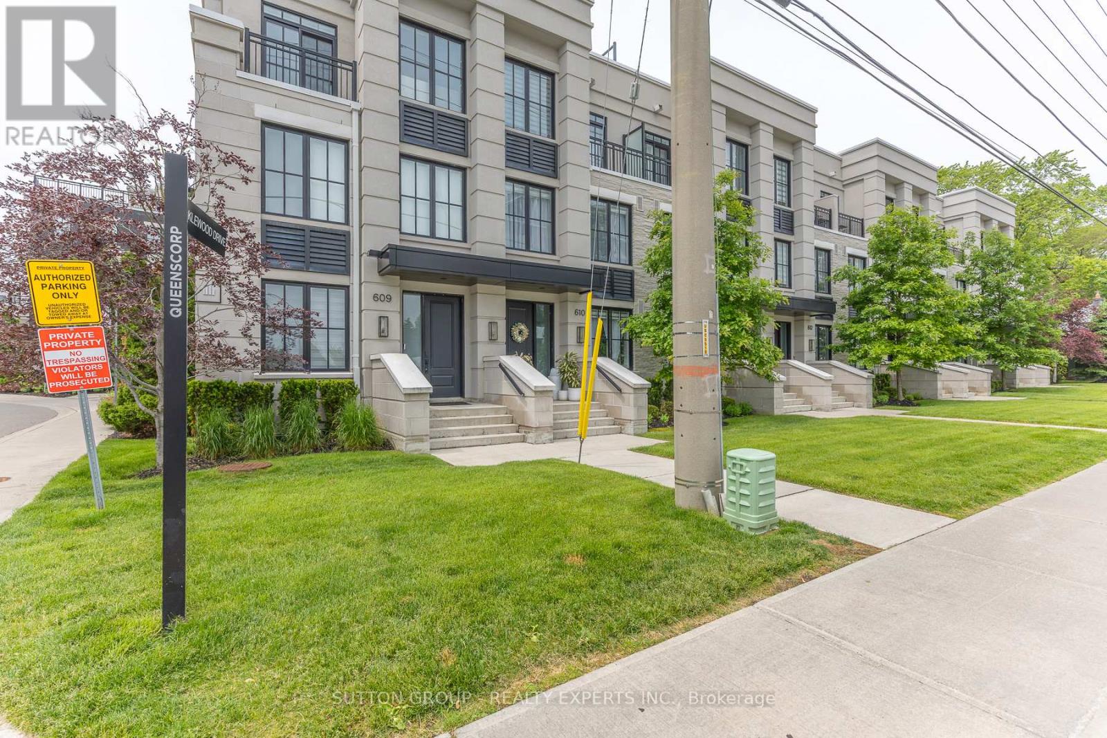 Row / Townhouse for Sale in 610 - 1190 CAWTHRA ROAD|Mississauga (Mineola), Ontario L5E0B7 2