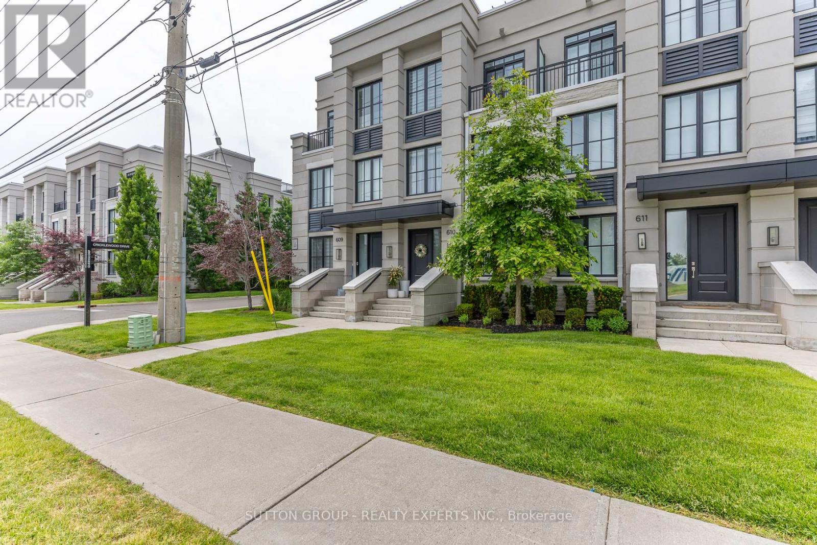 Row / Townhouse for Sale in 610 - 1190 CAWTHRA ROAD|Mississauga (Mineola), Ontario L5E0B7 4