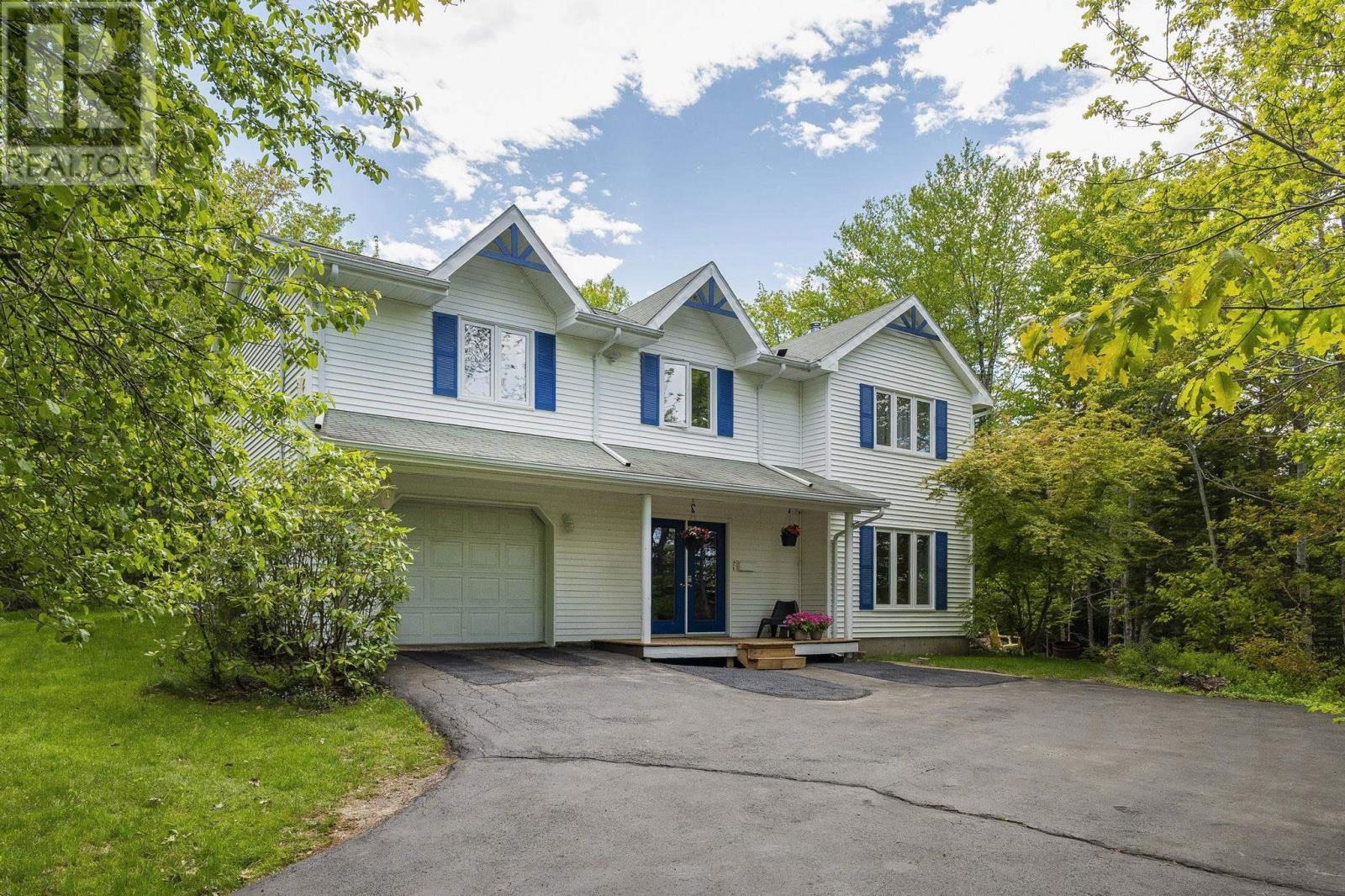 5 Lisa Court, Hammonds Plains, Nova Scotia B4B1K4