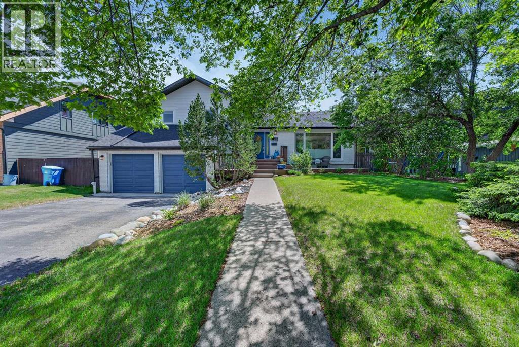 House for Sale in 27 Bow Village Crescent NW|Calgary, Alberta T3B4X1
