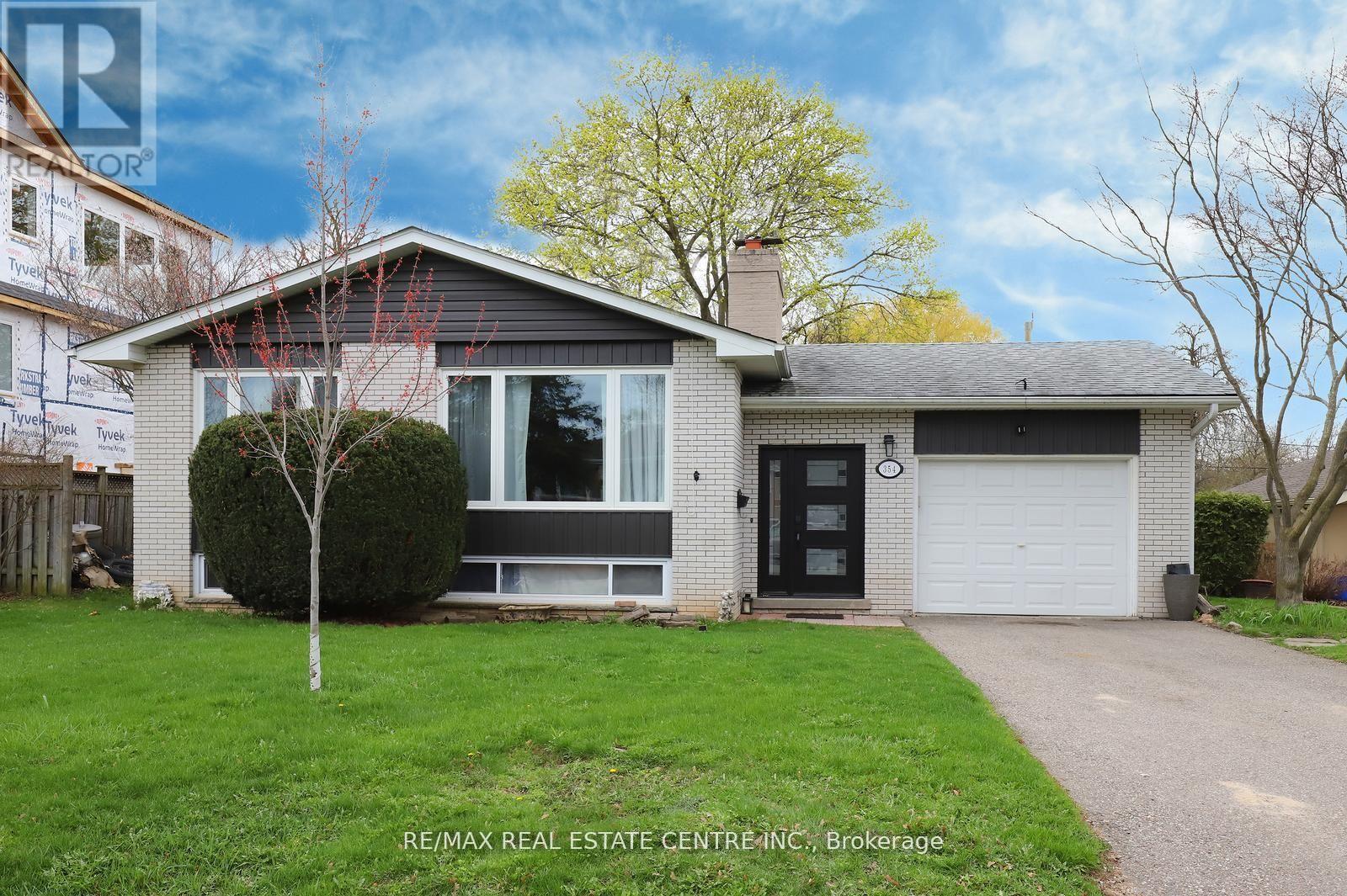 354 MAPLEWOOD CRESCENT